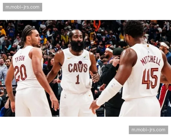 骑士进攻效率提升源于哈登加盟 挡拆配合彻底解放进攻空间